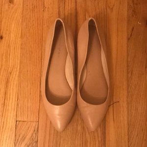 Banana Republic flats size 8 1/2 color nude
